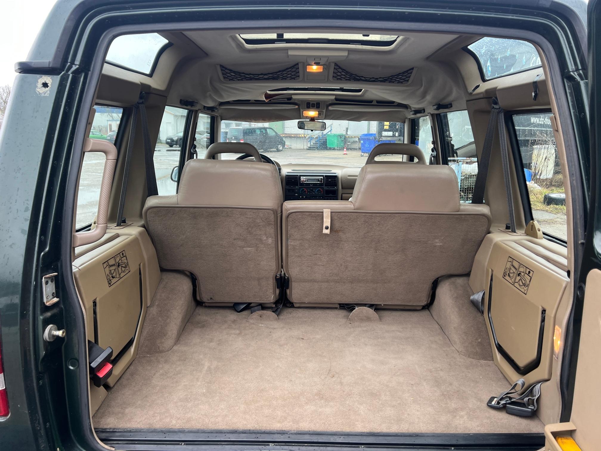 Land Rover Discovery 6